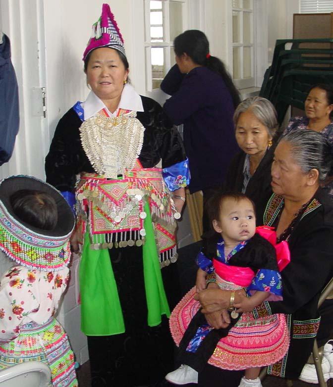 Noj Zoo, Nyob Zoo (Eat Well, Live Well) A Hmong Community Health Promoter Project PARTNERSHIP: