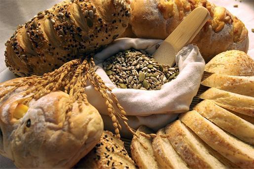 3. Wheat flour foods: Wheat flour foods including white bread, pasta, pastry, cakes are linked to the obesity.
