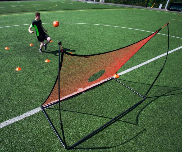 rebound net. This takes around 30 seconds. Now you have a massive 8x6' rebound net.