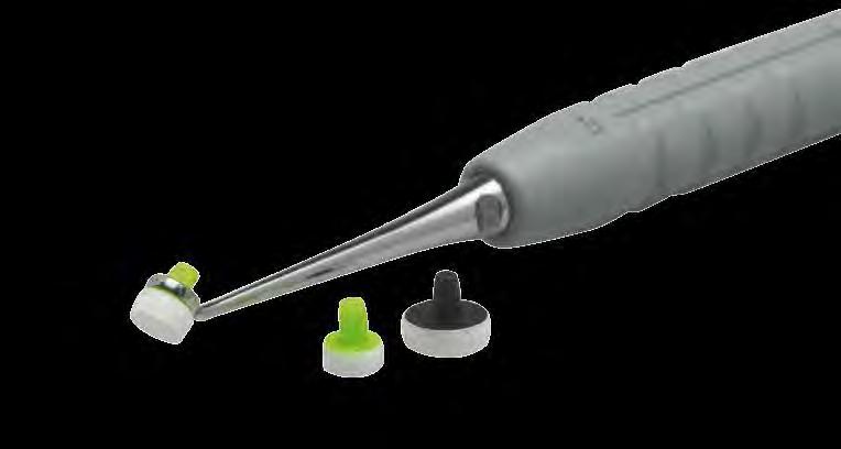 The highly flexible synthetic foam optimally adjusts to the tooth shape and allows the filling to be