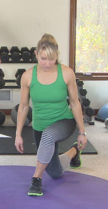 Curtsy Lunge Step back crossing your leg behind your body into a lunge. Alternate to the other leg. Completing a lunge with each leg counts as 1 rep.