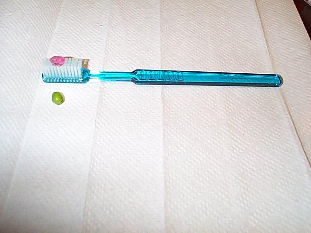 Toothpaste A small pea size amount (0.25 mg) of toothpaste is effective.