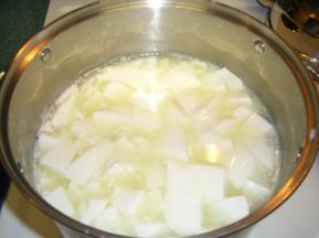 The curd is cut Desired result Sometimes it doesn t work Too much rennet Heat