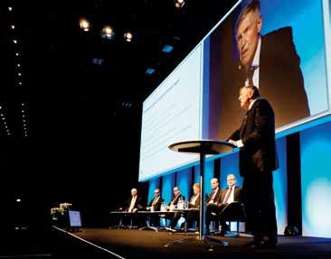 RECORD-HIGH ATTENDANCE AT ANNUAL GENERAL MEETING Chairman of the Board Göran Ando on stage with Executive Management at the Shareholders Meeting.