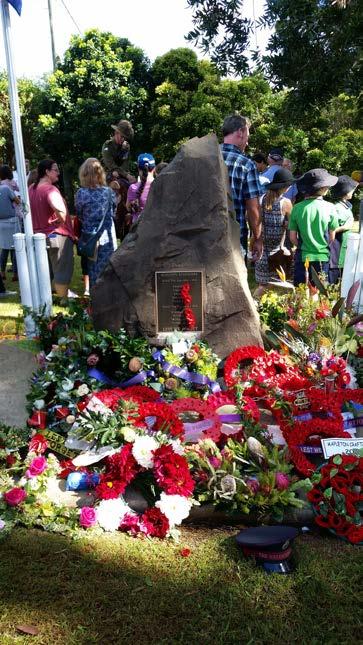 400 people to attend the Mapleton service. The service was coordinated by the local the RSL sub-branch.