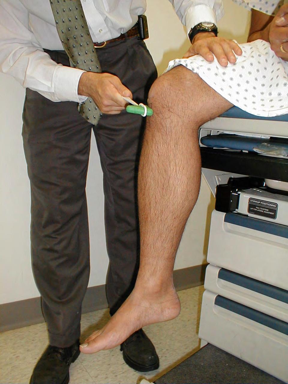The doctor tested the patient s patellar reflex by