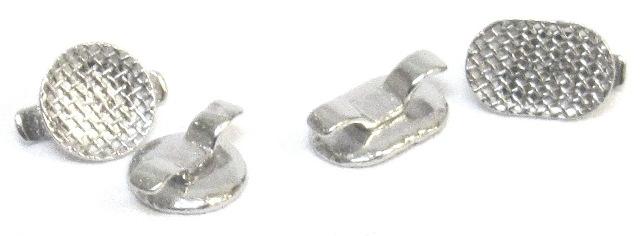 00 Bondable Stainless Steel Eyelet with Traction Chain is easily bonded to any tooth.