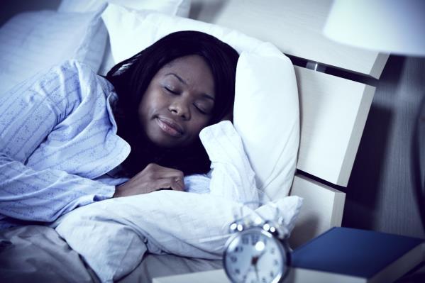 IMPORTANCE OF SLEEP: SIX REASONS NOT TO SCRIMP ON SLEEP It should come as no surprise that a survey found that more people are sleeping less than six hours a night, and sleep difficulties visit 75%