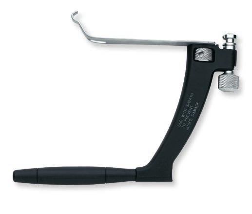 Retractor Handle and secure by finger tightening the nut (Fig. 5A).