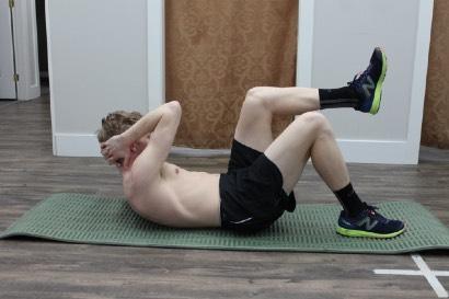 EXERCISE 3 OBLIQUE CRUNCHES -Focus on ribs coming towards opposite pelvis / hip -No rectus abdominus bulge -Only