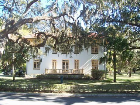 JEKYLL ISLAND ARTS ASSOCIATION Goodyear Cottage, Historic District Jekyll Island, Georgia November 2018 Newsletter MESSAGE FROM THE PRESIDENT Bonnie Householder Finally, some cooler weather here in