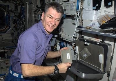 What is in an astronaut s kitchen? The ISS kitchen is very different from those on Earth.