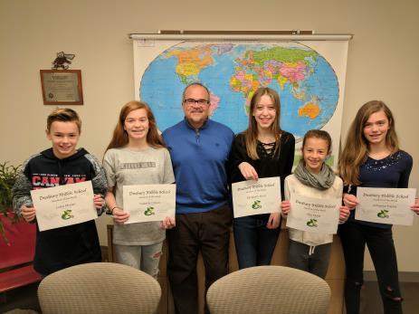 Duxbury Middle School WEEKLY NEWS STRIVE FOR SUCCESS EVERY DAY IN A CARING, RESPECTFUL, LEARNING COMMUNITY 71 ALDEN STREET, DUXBURY MA 02332 PHONE: 781-934-7640 FAX: 781-934-6084 WEBSITE: WWW.DUXBURY.K12.