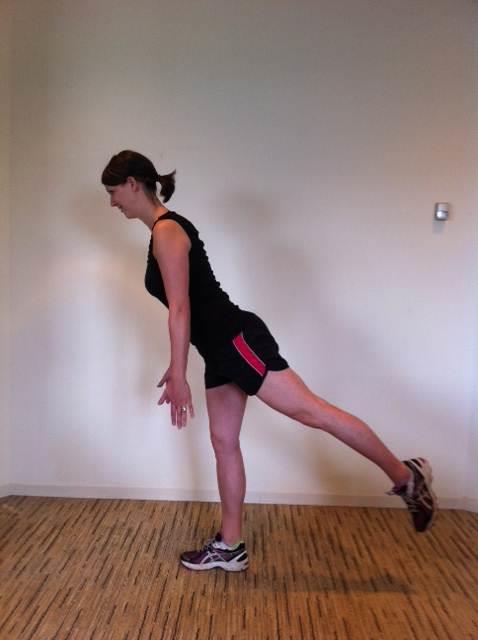 KNEELING ROTATION WITH CABLE COLUMN / BAND / MEDICINE