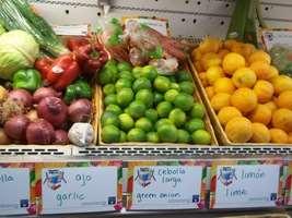 Current Programs Healthy Incentives Program Matches SNAP benefits for fruit and vegetables purchased at farmers markets, CSA, mobile markets and farm stands SNAP & EBT