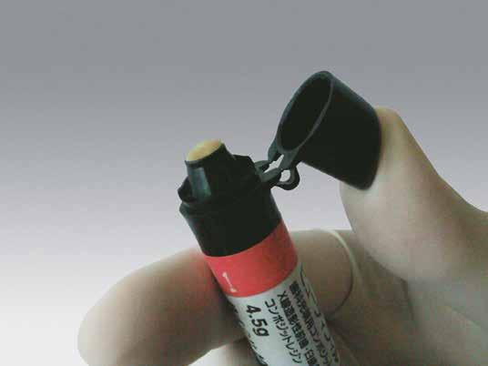 The one touch cap of the syringe has been enhanced for easy dispensing and accurate application.