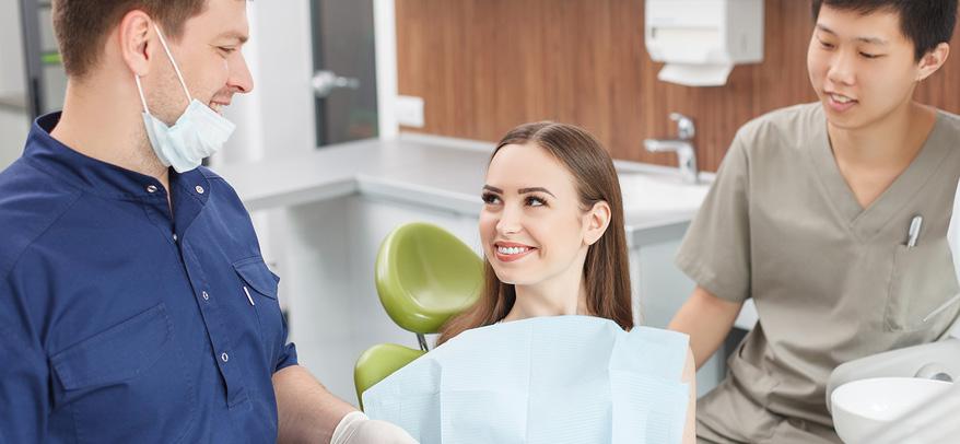 3 Do They Offer a THOROUGH Free Assessment? Your first visit to a new orthodontist can be a costly experience.