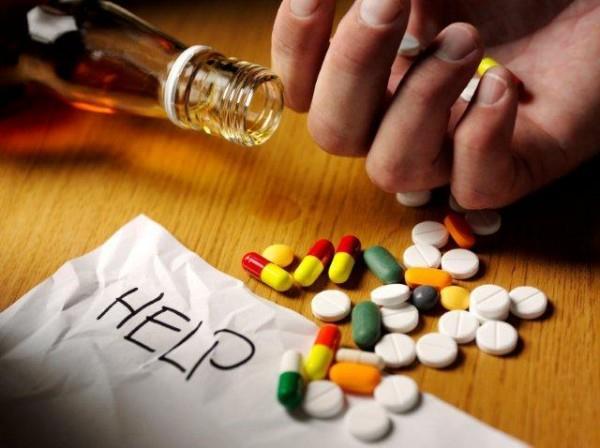 Commonly abused substances Common abused substances include: Nicotine Alcohol Over the counter and prescription medications (E.g.