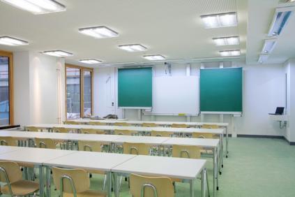 9 7. BENEFITS IN THE EDUCATION SECTOR In the early hours of the school day in particular, human centric lighting can help students become alert and increase their powers of concentration.