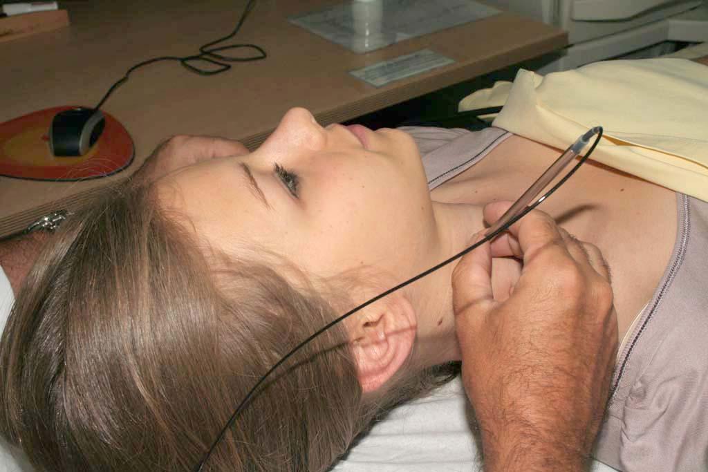 Carotid tonometry Application of the probe with light pressure on the best palpated pulse.