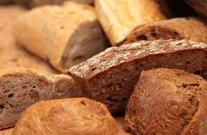 BAKERY AND COOKIES Powder rasing mixes. Stabilizer mixes and other bread improvers. Liquid and solid preservative blends.
