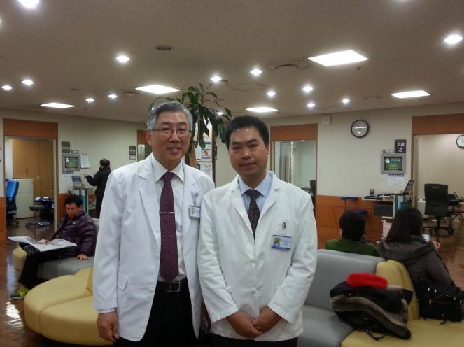 accompanied by Dr Cho at 8:00 am, on Nov 3 rd. Prof Kim KT introduced their procedure of clinical work every week in the past and the schedule of the following week. Monday (Nov.3 rd,2014).