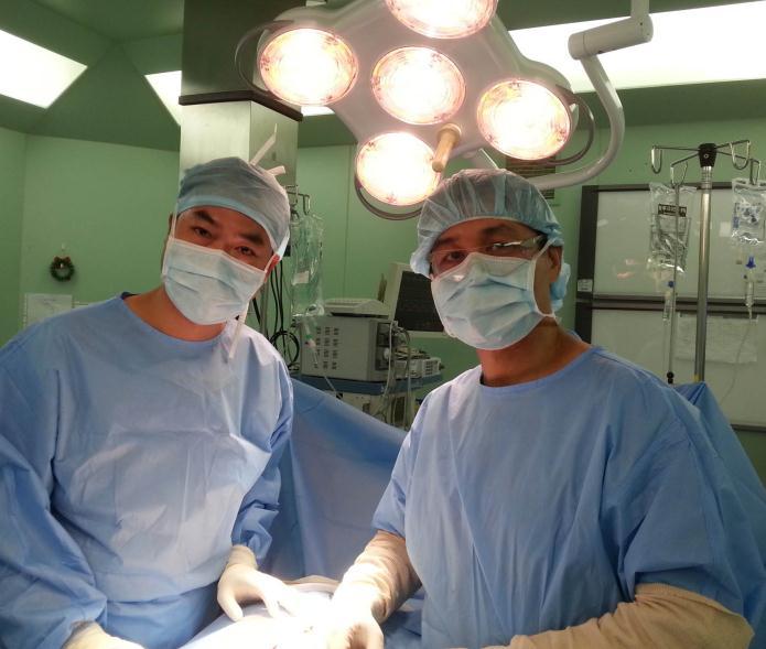 Friday, (Nov.14 th, 2014), the cases seem more easier, the first case was a vertebroplasty, followed by one level microendoscopic discectomy. Prof Lee invited me to perform operation as his assistant.