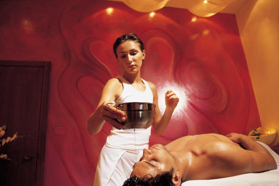 light, aromatic massage to calm and soothe the body to stimulate the blood circulation and improve the metabolism.