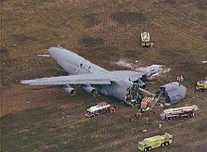 C 5 GALAXY ACCIDENT Errors in-- A/c handling Non-briefings