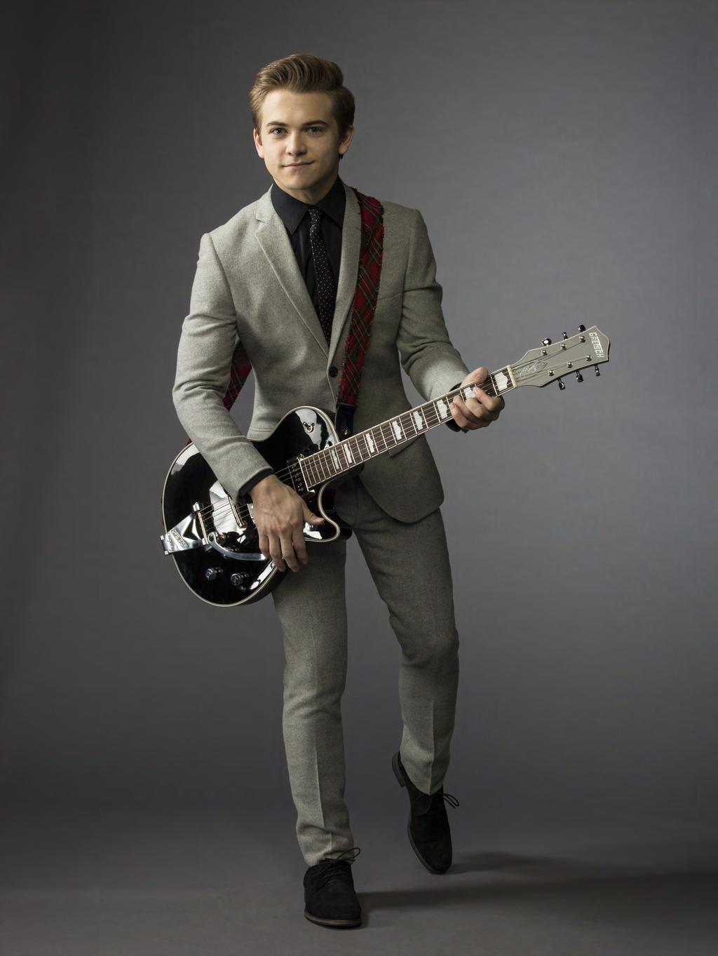 MAN OF MANY WORDS AT 22, HUNTER HAYES HAS HAD A REMARKABLE CAREER AND HE S JUST GETTING STARTED. BY KRISTIN LUNA GUZMAN FOR STOCKLANDMARTEL.