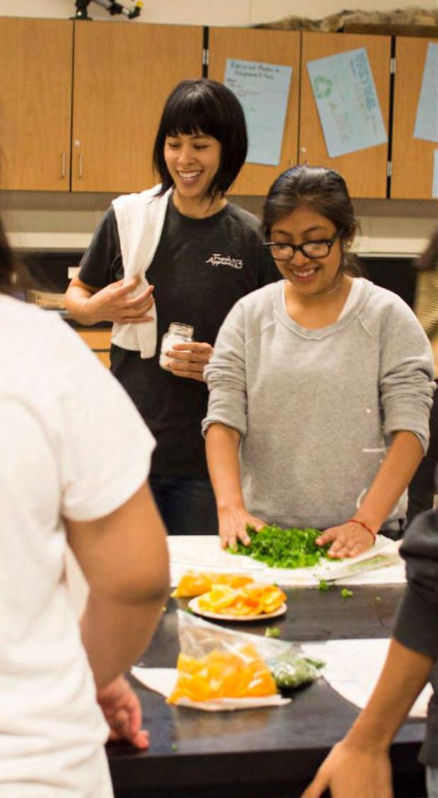 3 VeggieRx COOKING & NUTRITION CLASSES Free classes for adults, youth, and families in English & Spanish 8-week programs with biometric monitoring and drop-in