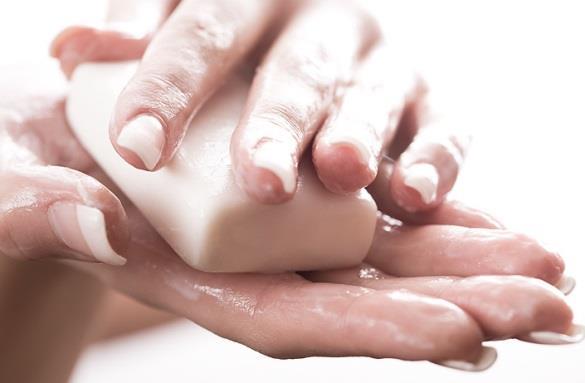 Handwashing Tips Handout # 1 Check to be sure a paper towel is available. Turn on water to a comfortable temperature. Moisten hands with water and apply heavy lather of liquid soap.