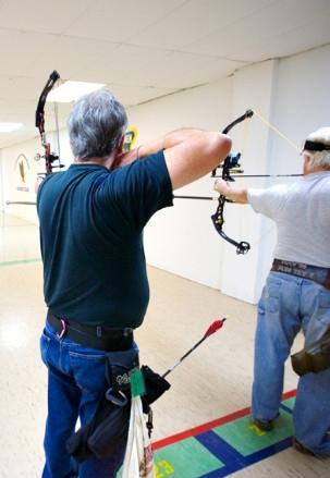 Thank you for your support at this fundraiser! ADULT ARCHERY CLASS (by Nick Adams) Lincoln Bowmen's Adult Archery class has filled up this session.