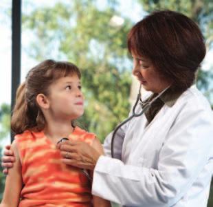 When Should Children Get Checkups? Children can grow quickly. This rapid growth makes checkups important in a child s early years. A child s first checkup should be two or three days after birth.