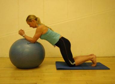 5.Abdominal plank Makes the core, pelvic and shoulder stabilisers work together 1.
