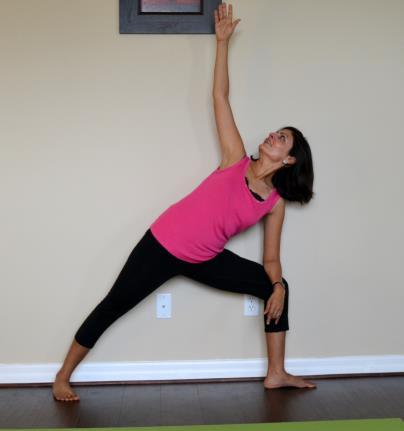 Strengthens the quads, hamstrings, hips, and opens the chest and shoulders Extended Side Angle Pose (Parsvakonasana): From Warrior II drop and rest the elbow over the bent knee Extend the